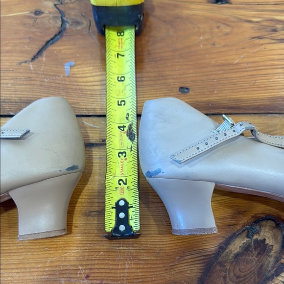 Vintage Capezio dance tan heels size 9.5 fits like 8.5 - Picture 7 of 8
